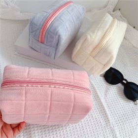 Plush Makeup Bag Checkered Cosmetic Bag Cosmetic Travel Bag Large Zipper Travel Toiletry Bag Portable Multi Functional Capacity Bag Cute Makeup Brushe (Color: Pink)